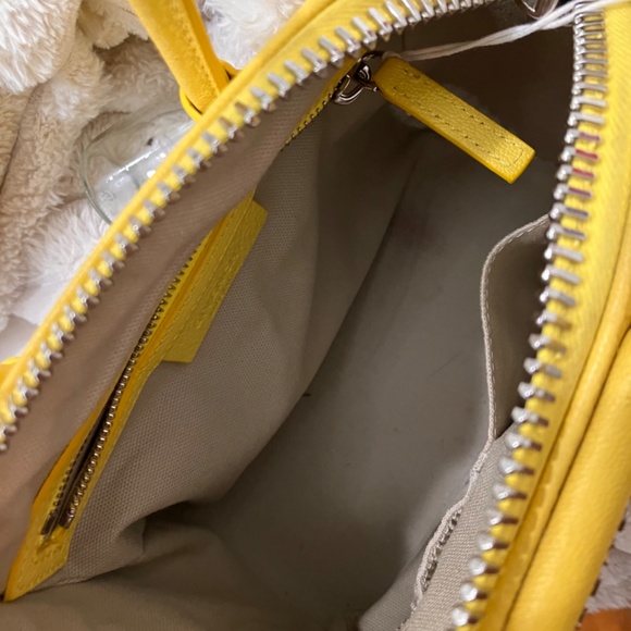 Authentic Givenchy Antigona - Picture 15 of 15